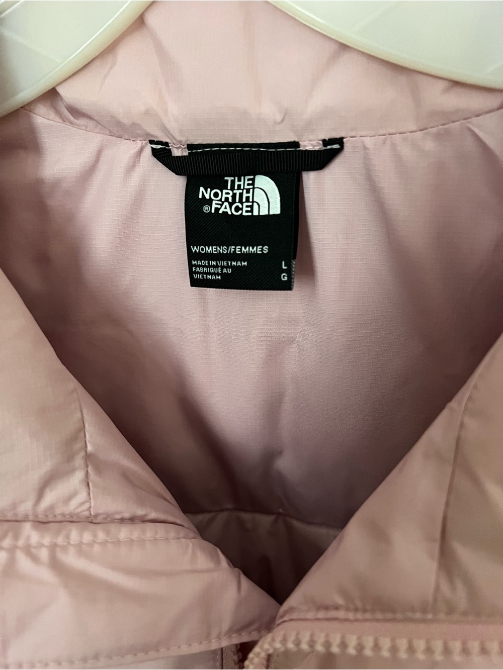 The North Face Women’s Pastel Pink Quilted Puffer Jacket - Picture 4 of 7